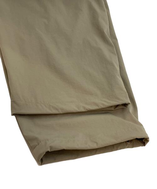 super.natural（スーパーナチュラル）super.natural (スーパーナチュラル) UGL (ウルトラグッドラック) RID SHELL PANTS ナイロンパンツ カーキ サイズ:SIZE L 未使用品の古着・服飾アイテム