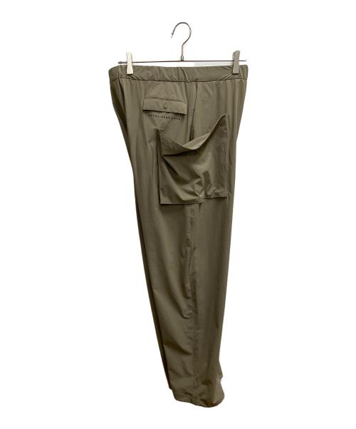 super.natural（スーパーナチュラル）super.natural (スーパーナチュラル) UGL (ウルトラグッドラック) RID SHELL PANTS ナイロンパンツ カーキ サイズ:SIZE L 未使用品の古着・服飾アイテム