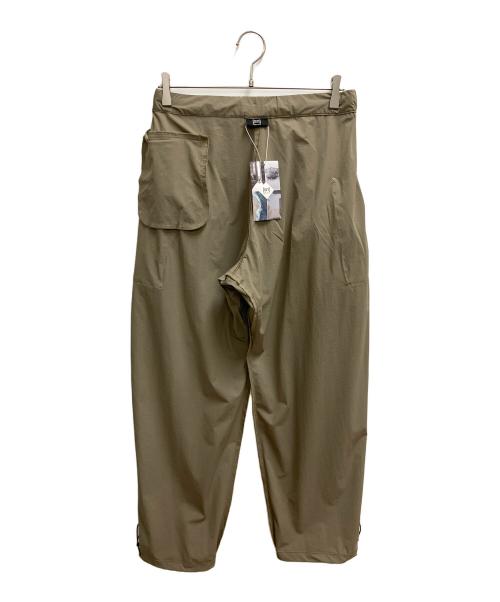 super.natural（スーパーナチュラル）super.natural (スーパーナチュラル) UGL (ウルトラグッドラック) RID SHELL PANTS ナイロンパンツ カーキ サイズ:SIZE L 未使用品の古着・服飾アイテム