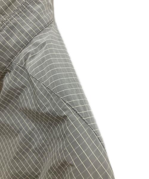 DESCENTE ALLTERRAIN（デザイント オルテライン）DESCENTE ALLTERRAIN (デザイント オルテライン) グレイッシュリップストップハーフスリーブシャツ 半袖シャツ グレー サイズ:SIZE Lの古着・服飾アイテム
