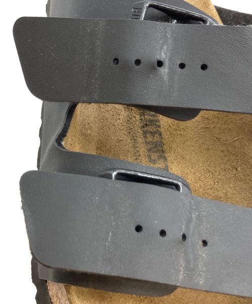 BIRKENSTOCK（ビルケンシュトック）BIRKENSTOCK (ビルケンシュトック) アリゾナ ビルコフロー サンダル ブラック サイズ:SIZE 26.5cmの古着・服飾アイテム