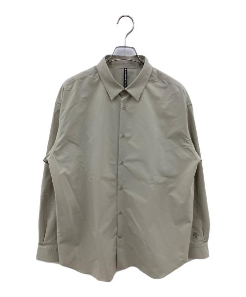 DESCENTE ALLTERRAIN（デザイント オルテライン）DESCENTE ALLTERRAIN (デザイント オルテライン) ソロテックスロングスリーブレギュラーカラーシャツ 長袖シャツ ベージュ サイズ:SIZE Mの古着・服飾アイテム