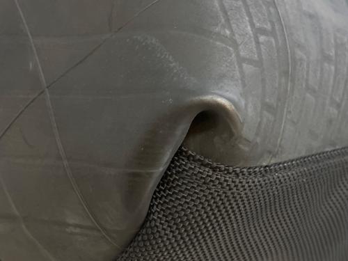 SEAL（シール）SEAL (シール) タイヤチューブ 2WAYトートバッグ ブラック×レッドの古着・服飾アイテム