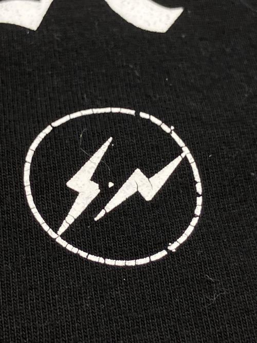 GOD SELECTION XXX（ゴッド セレクション トリプルエックス）GOD SELECTION XXX (ゴッド セレクション トリプルエックス) FRAGMENT DESIGN (フラグメントデザイン) 半袖カットソー ブラック サイズ:SIZE Lの古着・服飾アイテム