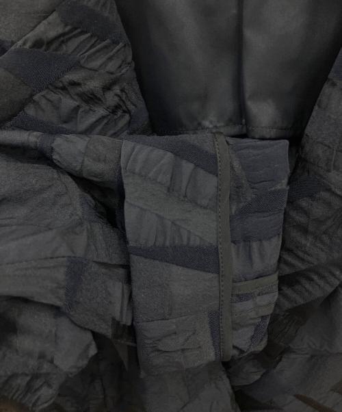 ISSEY MIYAKE（イッセイミヤケ）ISSEY MIYAKE (イッセイミヤケ) ナイロンコート ブラック サイズ:SIZE 2の古着・服飾アイテム