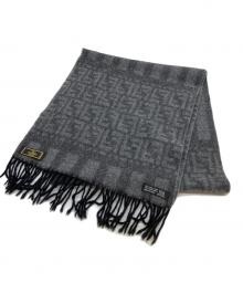 FENDI（フェンディ）の古着「ズッカ柄マフラー」｜グレー