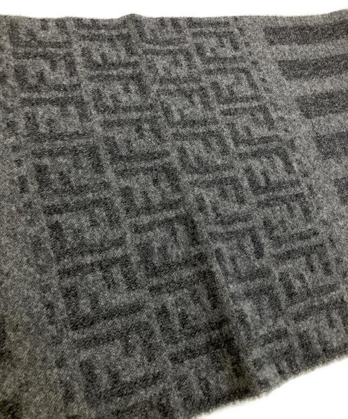 FENDI（フェンディ）FENDI (フェンディ) ズッカ柄マフラー グレーの古着・服飾アイテム