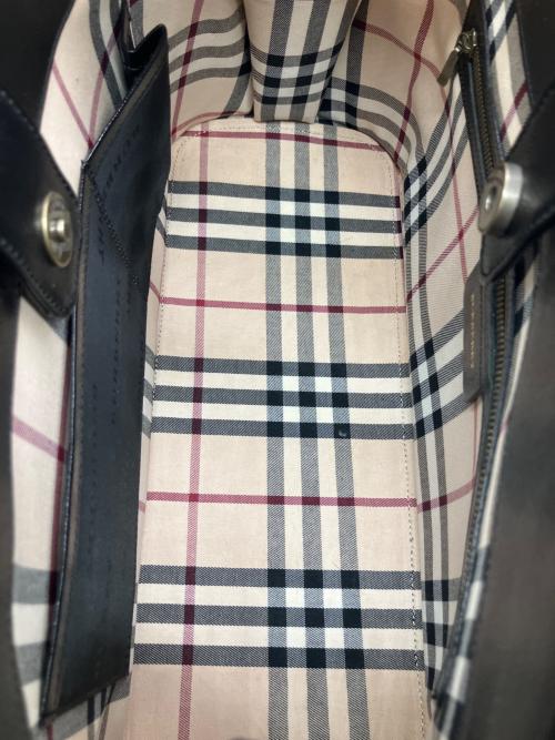 BURBERRY（バーバリー）BURBERRY (バーバリー) ハンドバッグ ブラックの古着・服飾アイテム