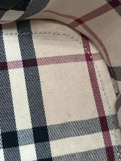 BURBERRY（バーバリー）BURBERRY (バーバリー) ハンドバッグ ブラックの古着・服飾アイテム