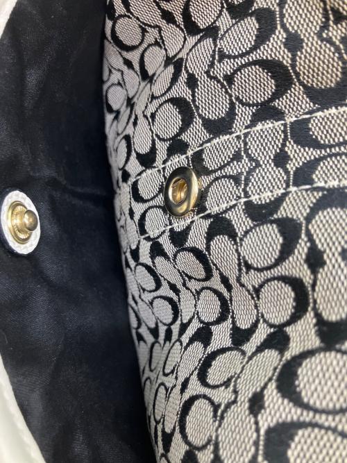 COACH（コーチ）COACH (コーチ) シグネチャー ワンショルダーバッグ ブラックの古着・服飾アイテム