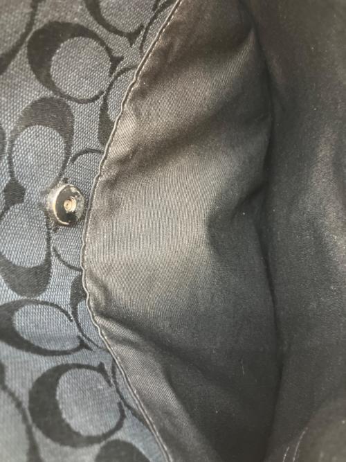 COACH（コーチ）COACH (コーチ) シグネチャー ショルダーバッグ ブラックの古着・服飾アイテム