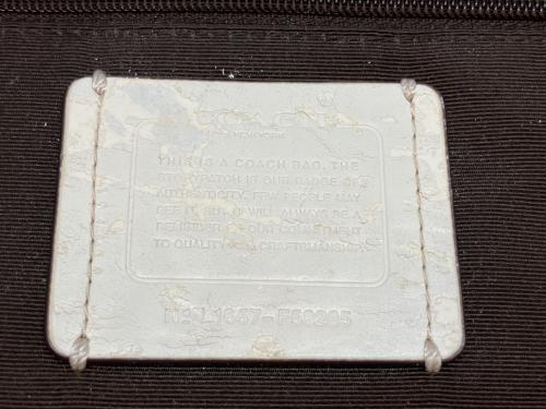 COACH（コーチ）COACH (コーチ) シグネチャー ショルダーバッグ ベージュ×アイボリーの古着・服飾アイテム