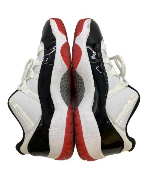 NIKE（ナイキ）NIKE (ナイキ) AIR JORDAN 11 RETRO LOW WHITE/UNIVERSITY RED/BLACK スニーカー ホワイト×ブラック×レッド サイズ:SIZE 27cmの古着・服飾アイテム