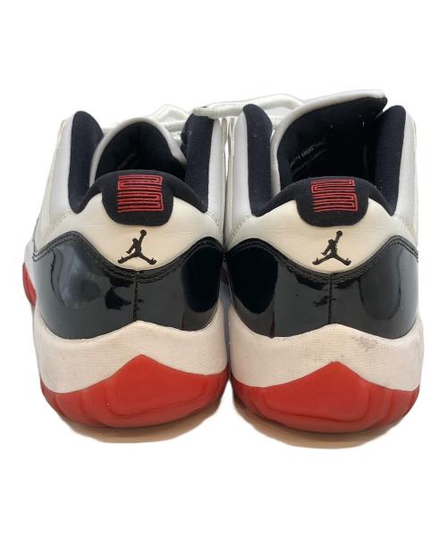 NIKE（ナイキ）NIKE (ナイキ) AIR JORDAN 11 RETRO LOW WHITE/UNIVERSITY RED/BLACK スニーカー ホワイト×ブラック×レッド サイズ:SIZE 27cmの古着・服飾アイテム