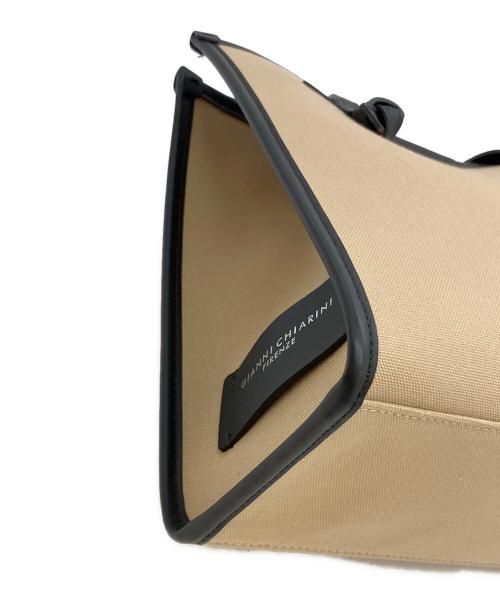 GIANNI CHIARINI（ジャンニ キアリーニ）GIANNI CHIARINI (ジャンニ キアリーニ) トートバッグ ベージュ×ブラックの古着・服飾アイテム