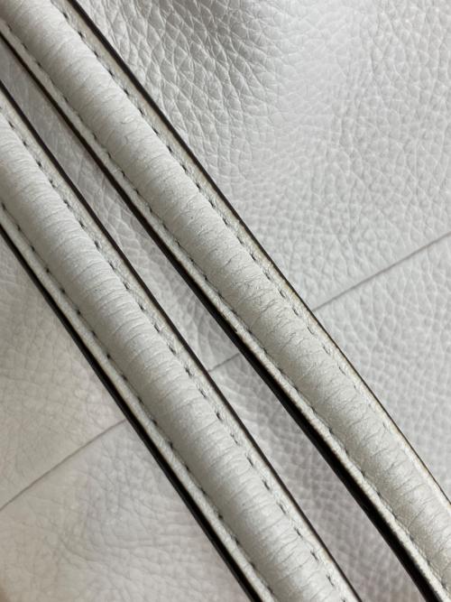 COACH（コーチ）COACH (コーチ) マディソン レザー スモール フィービー ホワイトの古着・服飾アイテム
