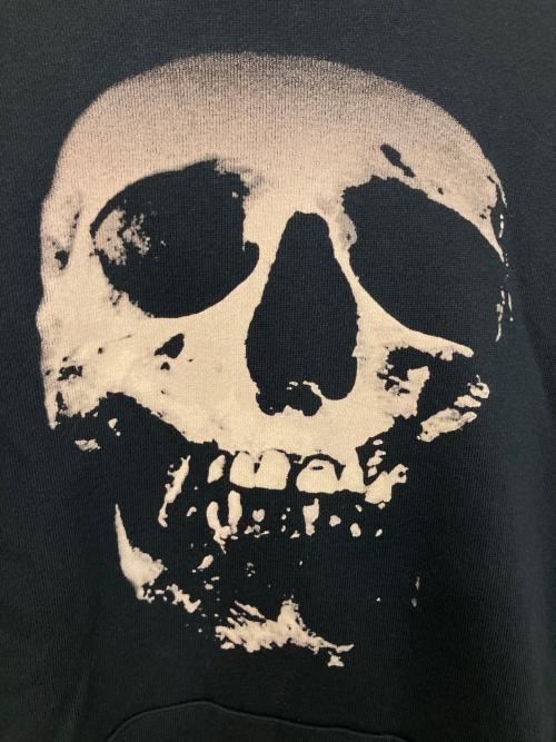 X-GIRL（エックスガール）X-GIRL (エックスガール) Hysteric Glamour (ヒステリックグラマー) SCULL AND BERRY HOODIE プルオーバーパーカー ブラック サイズ:SIZE Mの古着・服飾アイテム