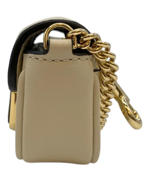 MARC JACOBS（マークジェイコブス）MARC JACOBS (マークジェイコブス) THE LEATHER NANO J MARC CHARM ベージュの古着・服飾アイテム