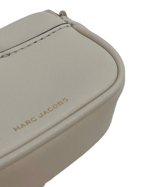 MARC JACOBS（マークジェイコブス）MARC JACOBS (マークジェイコブス) THE LEATHER NANO J MARC CHARM ベージュの古着・服飾アイテム