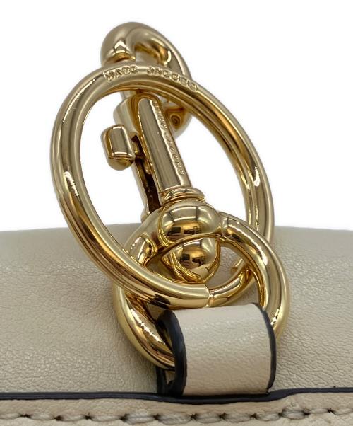 MARC JACOBS（マークジェイコブス）MARC JACOBS (マークジェイコブス) THE LEATHER NANO J MARC CHARM ベージュの古着・服飾アイテム