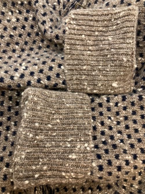 homspun（ホームスパン）homspun (ホームスパン) ナチュラルネップジャガードカーディガン 厚手カーディガン ライトブラウン×ネイビー サイズ:SIZE Fの古着・服飾アイテム