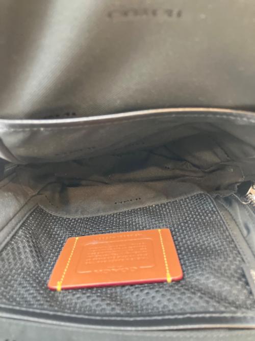 COACH（コーチ）COACH (コーチ) ゴッサム パック　ショルダーバッグ ブラックの古着・服飾アイテム