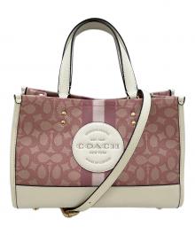 COACH（コーチ）の古着「シグネチャー　デンプシーキャリーオール2way ショルダーバッグ」｜ピンク×ホワイト