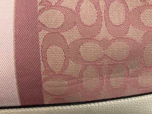 COACH（コーチ）COACH (コーチ) シグネチャー　デンプシーキャリーオール2way ショルダーバッグ ピンク×ホワイトの古着・服飾アイテム