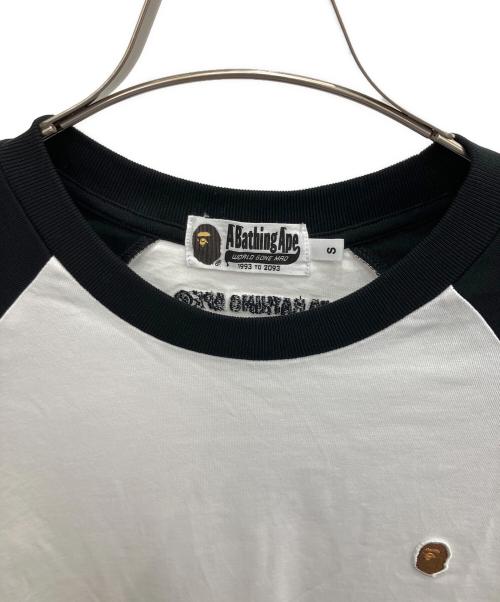 A BATHING APE（アベイシングエイプ）A BATHING APE (アベイシングエイプ) 半袖カットソー ホワイト×ブラック サイズ:SIZE Sの古着・服飾アイテム