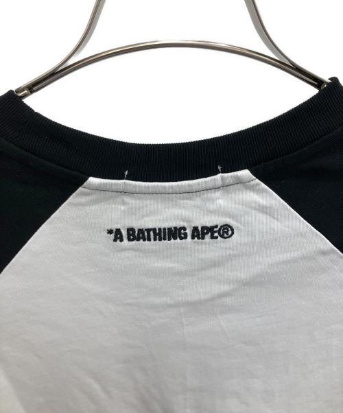 A BATHING APE（アベイシングエイプ）A BATHING APE (アベイシングエイプ) 半袖カットソー ホワイト×ブラック サイズ:SIZE Sの古着・服飾アイテム