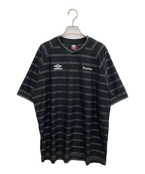 SUPREME（シュプリーム）SUPREME (シュプリーム) UMBRO (アンブロ) Stripe Soccer Jersey ブラック×ホワイト サイズ:SIZE Lの古着・服飾アイテム