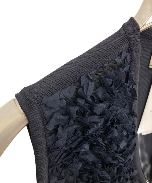 UNITED ARROWS（ユナイテッドアローズ）UNITED ARROWS (ユナイテッドアローズ) フラワー チュール ニットベスト ネイビー サイズ:SIZE Free 未使用品の古着・服飾アイテム