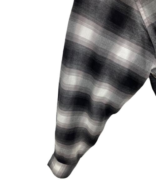 WACKO MARIA（ワコマリア）WACKO MARIA (ワコマリア) 長袖シャツ グレー×ブラック サイズ:SIZE Lの古着・服飾アイテム