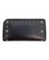 JIMMY CHOO (ジミーチュウ) スタースタッズ ラウンドファスナー 長財布 ブラック×シルバー：12000円