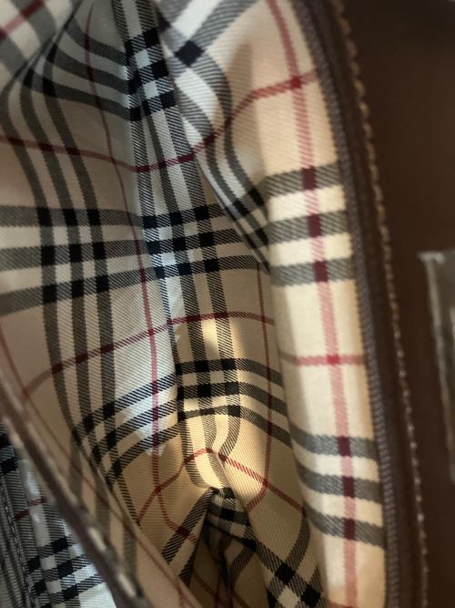 BURBERRY（バーバリー）BURBERRY (バーバリー) ワンショルダーバッグ ブラウンの古着・服飾アイテム
