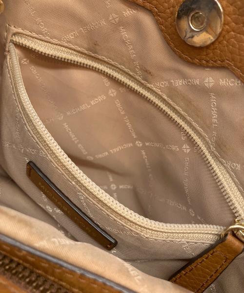 MICHAEL KORS（マイケルコース）MICHAEL KORS (マイケルコース) ジェットセット ミディアム チェーン メッセンジャー/ショルダーバッグ ベージュ×ブラウンの古着・服飾アイテム