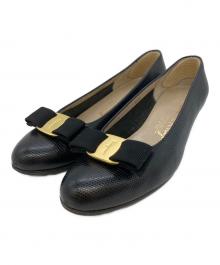 Salvatore Ferragamo（サルヴァトーレ フェラガモ）の古着「パンプス」｜ブラック
