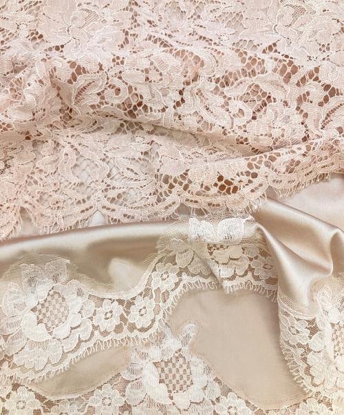 DOLCE & GABBANA（ドルチェ＆ガッバーナ）DOLCE & GABBANA (ドルチェ＆ガッバーナ) ミディスカート ライトピンク サイズ:SIZE 38の古着・服飾アイテム
