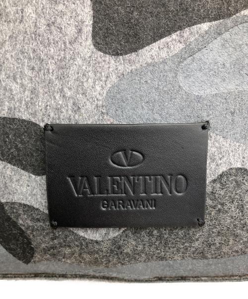 VALENTINO GARAVANI（ヴァレンティノ・ガラヴァーニ）VALENTINO GARAVANI (ヴァレンティノ・ガラヴァーニ) リュック グレーの古着・服飾アイテム
