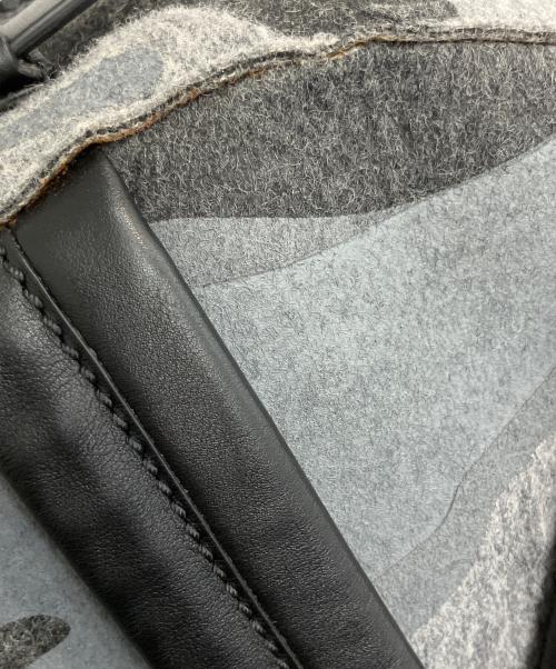 VALENTINO GARAVANI（ヴァレンティノ・ガラヴァーニ）VALENTINO GARAVANI (ヴァレンティノ・ガラヴァーニ) リュック グレーの古着・服飾アイテム