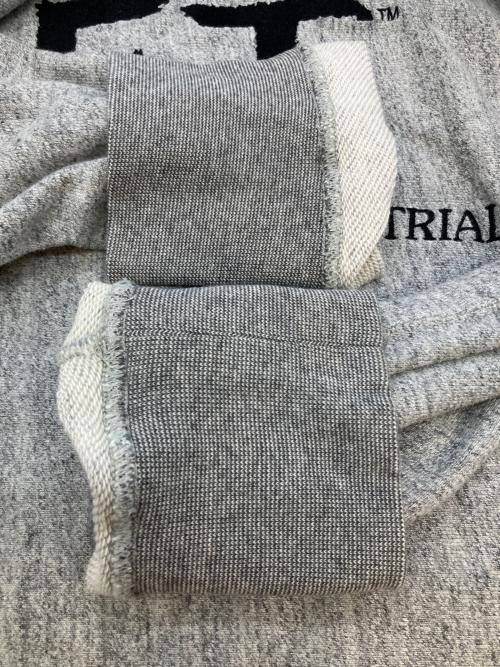 Champion REVERSE WEAVE（チャンピオン リバース ウィーブ）Champion REVERSE WEAVE (チャンピオン リバース ウィーブ) E.T. (イーティー) ロゴスウェット グレー サイズ:SIZE Lの古着・服飾アイテム