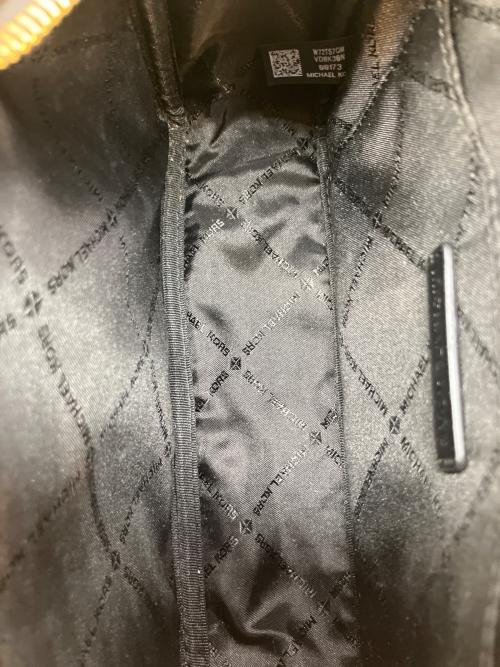 MICHAEL KORS（マイケルコース）MICHAEL KORS (マイケルコース) ジェットセットアイテム ショルダーバッグ ブラックの古着・服飾アイテム