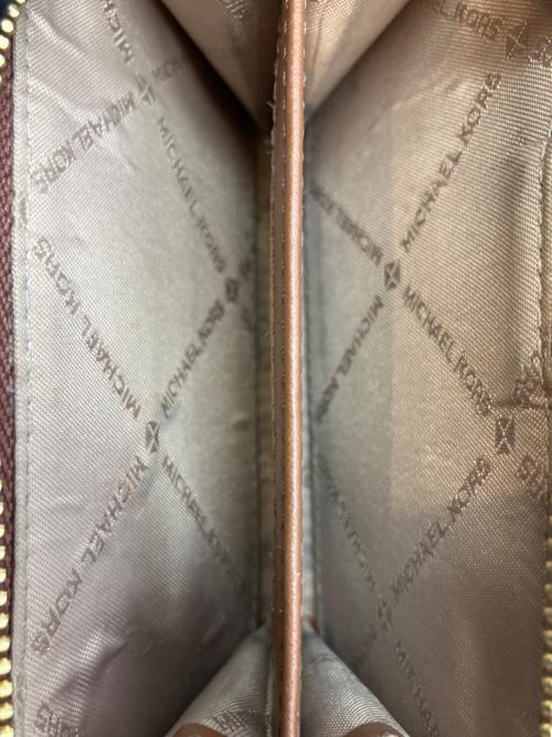 MICHAEL KORS（マイケルコース）MICHAEL KORS (マイケルコース) 2つ折り財布 アイボリーの古着・服飾アイテム