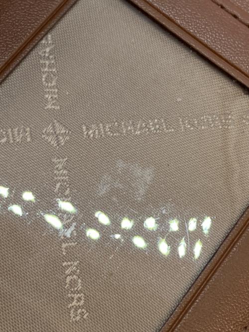 MICHAEL KORS（マイケルコース）MICHAEL KORS (マイケルコース) 2つ折り財布 アイボリーの古着・服飾アイテム