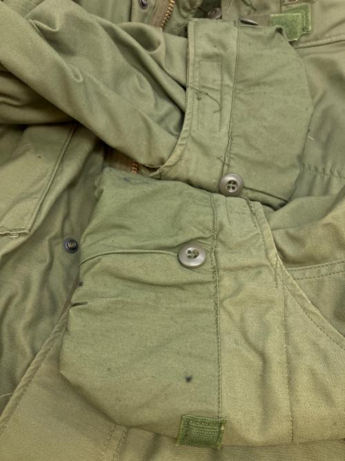 US ARMY（ユーエスアーミー）US ARMY (ユーエスアーミー) ALPHA INDUSTRIES INC (アルファインダストーリーズ) M65 フィールドジャケット　ミリタリージャケット グリーン サイズ:SIZE SMALL LONGの古着・服飾アイテム