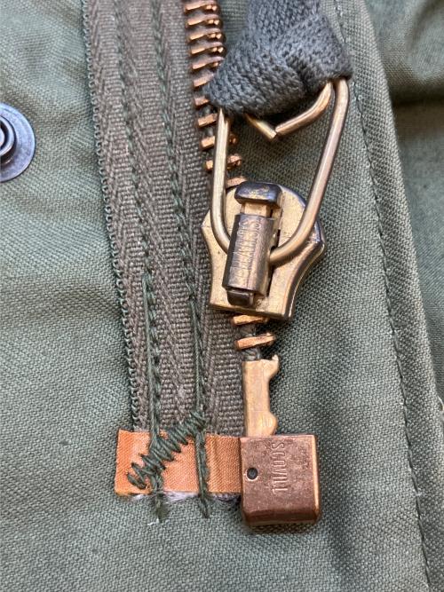 US ARMY（ユーエスアーミー）US ARMY (ユーエスアーミー) ALPHA INDUSTRIES INC (アルファインダストーリーズ) M65 フィールドジャケット　ミリタリージャケット グリーン サイズ:SIZE SMALL LONGの古着・服飾アイテム