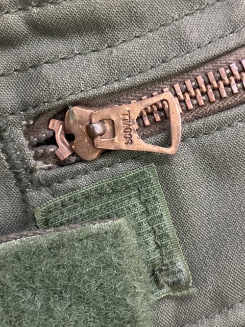 US ARMY（ユーエスアーミー）US ARMY (ユーエスアーミー) ALPHA INDUSTRIES INC (アルファインダストーリーズ) M65 フィールドジャケット　ミリタリージャケット グリーン サイズ:SIZE SMALL LONGの古着・服飾アイテム