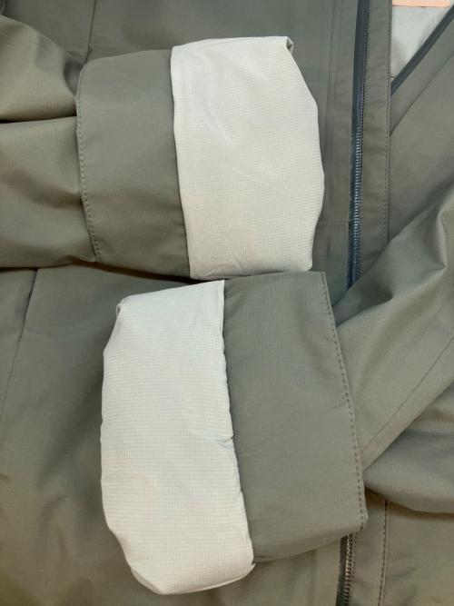 Patagonia（パタゴニア）Patagonia (パタゴニア) インサレーテッド ボルダー フォーク レイン ジャケット マウンテンパーカー カーキ サイズ:SIZE M 未使用品の古着・服飾アイテム