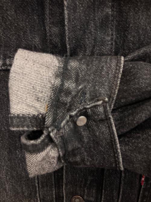 LEVI'S（リーバイス）LEVI'S (リーバイス) デニムジャケット ブラック サイズ:SIZE Sの古着・服飾アイテム