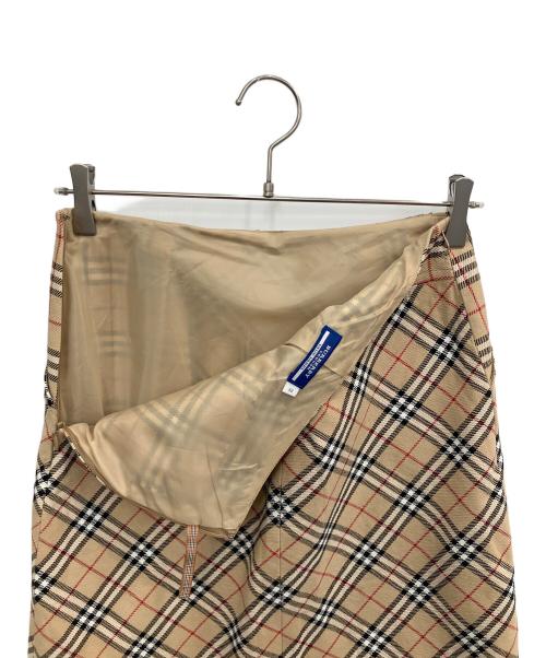 BURBERRY BLUE LABEL（バーバリー ブルー レーベル）BURBERRY BLUE LABEL (バーバリー ブルー レーベル) スカート ベージュ サイズ:SIZE 38の古着・服飾アイテム